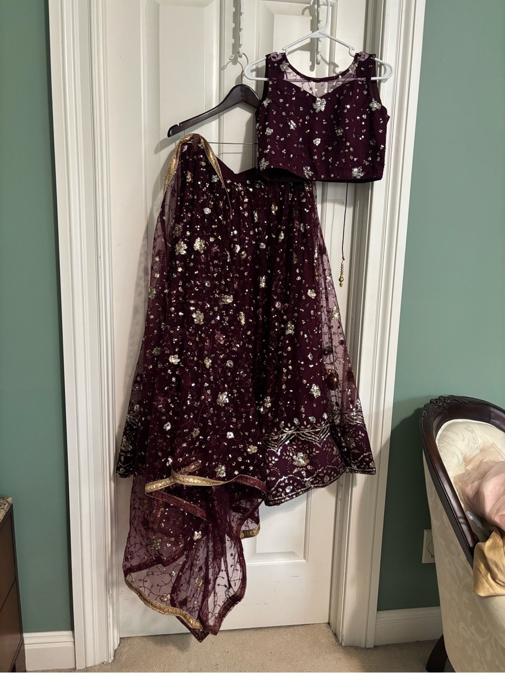 Women’s beautiful Burgundy Floral Embellished Lehenga Set Medium - Picture 12 of 16
